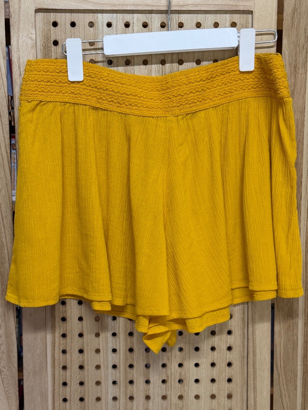 Aerie Skort Shorts NWT Size L Flowy Boho Smocked Waist Yellow